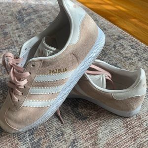 Adidas Gazelle size 7.5 Mens, 9 women, great condition!